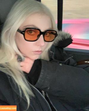 Taylor Momsen photo #0466