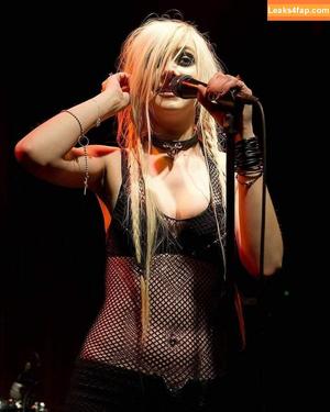 Taylor Momsen photo #0471