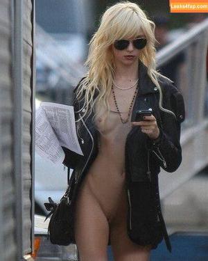 Taylor Momsen photo #0547