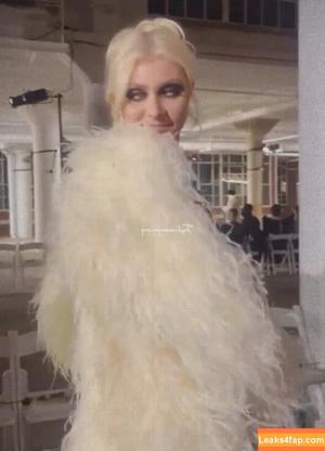 Taylor Momsen photo #0556