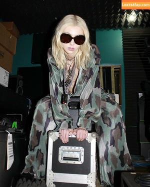 Taylor Momsen photo #0608