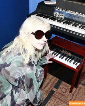 Taylor Momsen photo #0615