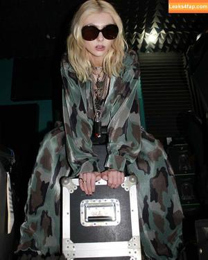 Taylor Momsen photo #0618