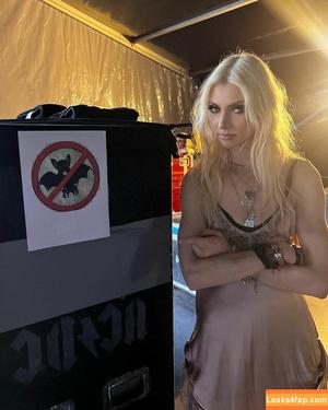 Taylor Momsen photo #0664