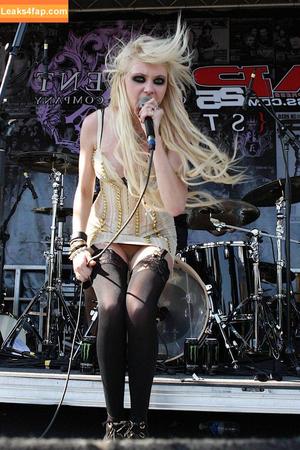 Taylor Momsen фото #0726