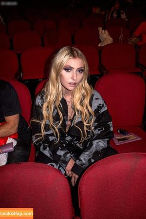 Taylor Momsen photo #0822