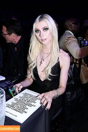 Taylor Momsen photo #0896