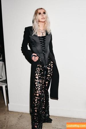 Taylor Momsen photo #0942