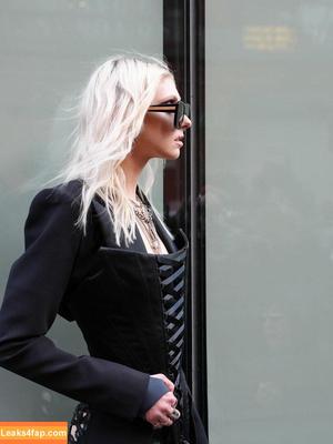 Taylor Momsen photo #0951