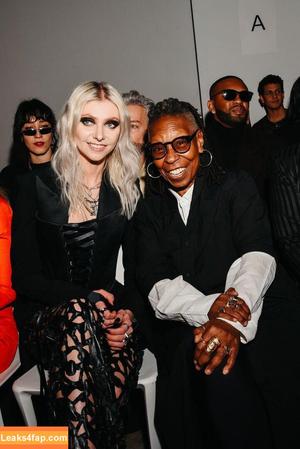 Taylor Momsen photo #0955