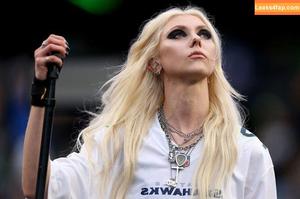 Taylor Momsen photo #1046