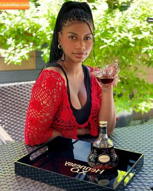 Taylor Rooks photo #0017