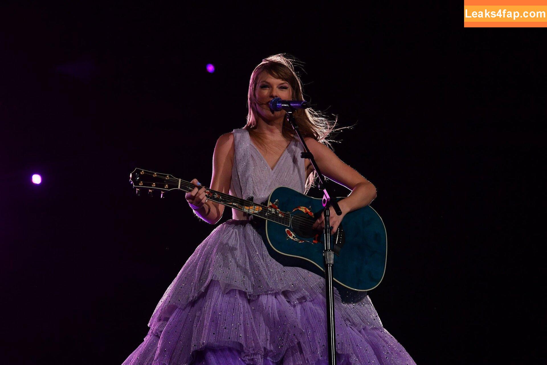 Taylor Swift / TaylorSwift / biancasotelo14 / shawtiee / taylorswift13 leaked photo photo #2040