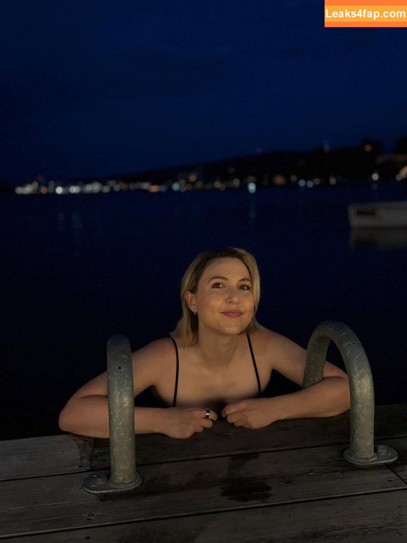 Taylor Tomlinson / taylortomlinson leaked photo photo #0195