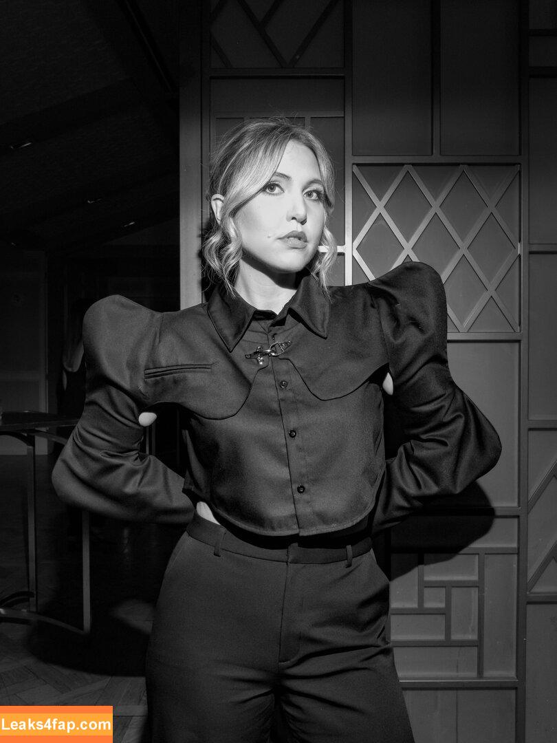 Taylor Tomlinson / https: / taylortomlinson / taytaytomlinson leaked photo photo #0200