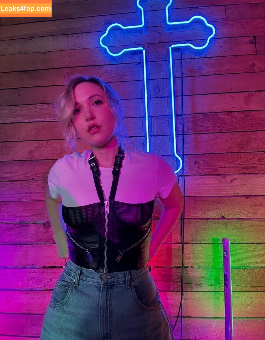 Taylor Tomlinson / https: / taylortomlinson / taytaytomlinson leaked photo photo #0208