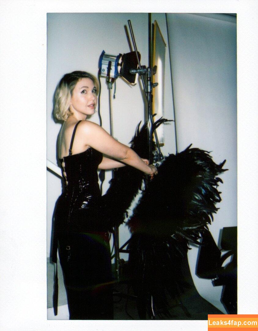 Taylor Tomlinson / https: / taylortomlinson / taytaytomlinson leaked photo photo #0209