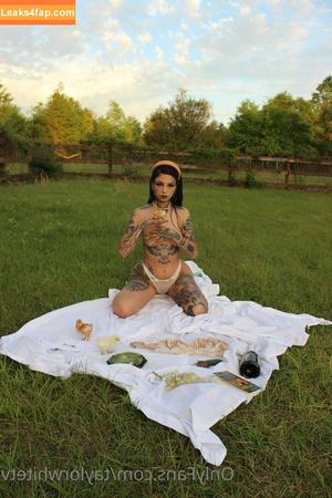 Taylor White photo #0006