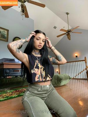 Taylor White photo #0099