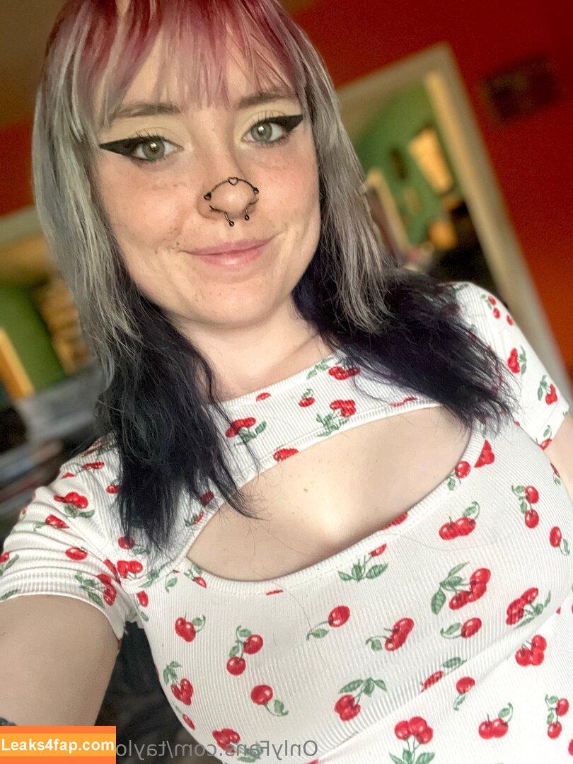 taylorhoneybun / honeybuns_cosplay leaked photo photo #0097