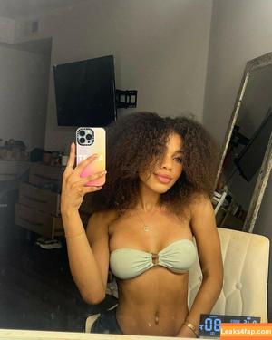 Teala Dunn photo #0039