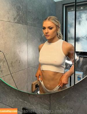 Tegan Burns photo #0049