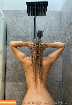 Tegan Burns photo #0052