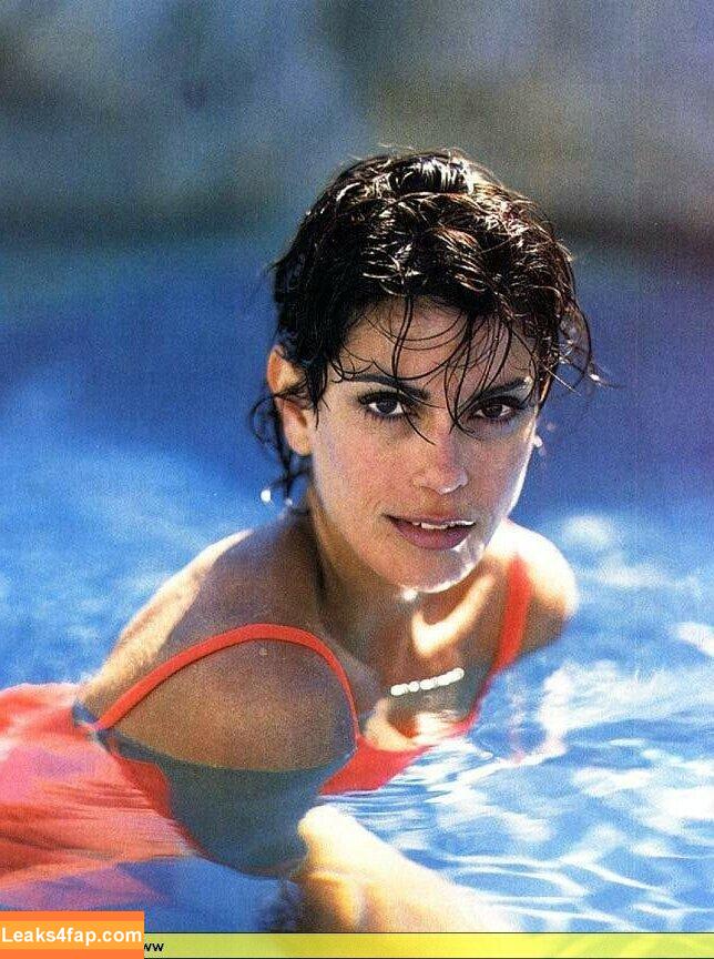Teri Hatcher / officialterihatcher leaked photo photo #0011