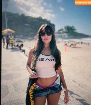 Thais Braz photo #0001