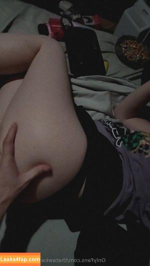 thatawkwardchickbecky photo #0016