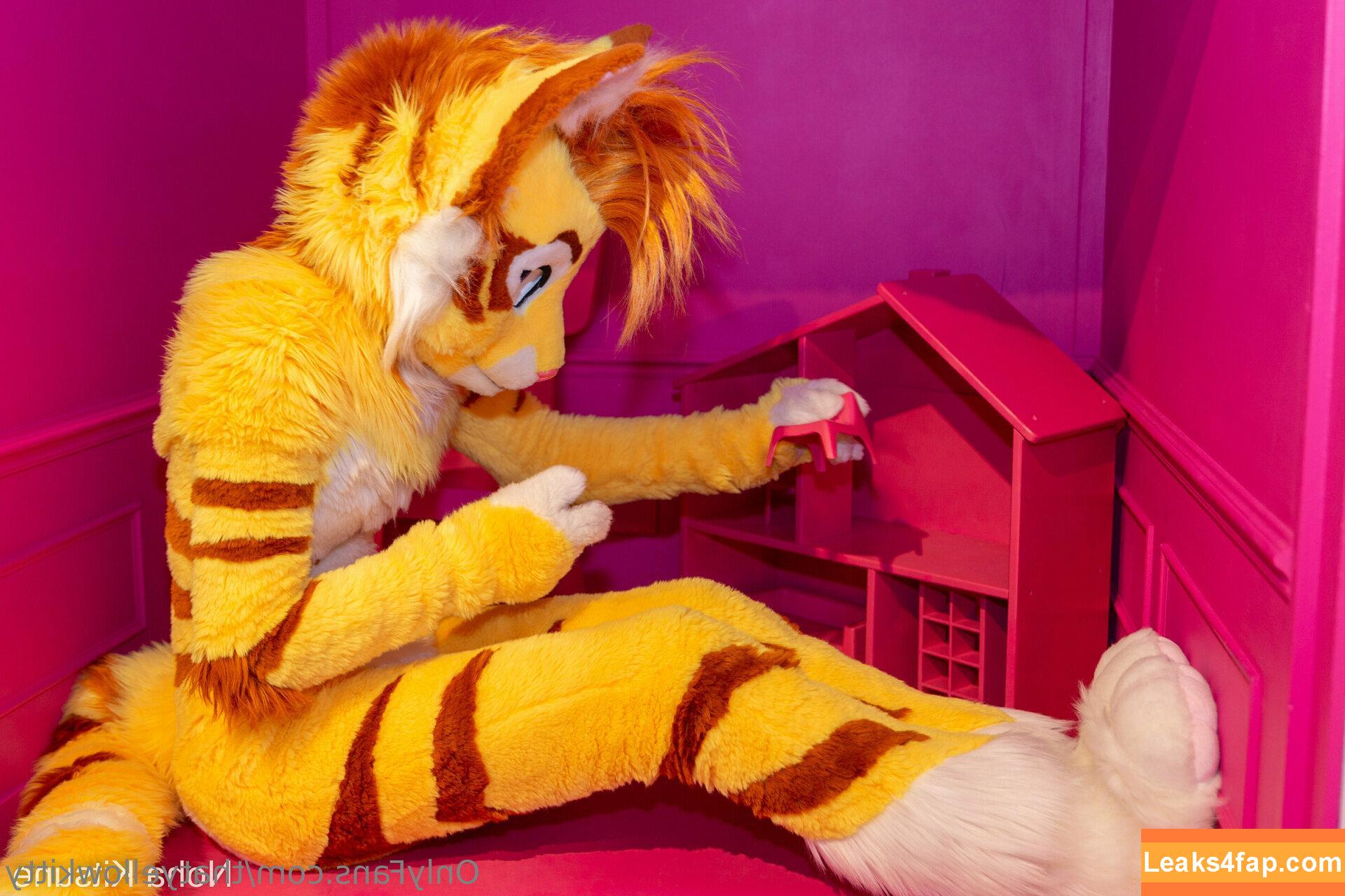 thatyellowkitty /  leaked photo photo #0025