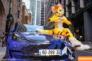 thatyellowkitty photo #0002