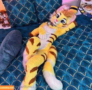 thatyellowkitty photo #0026