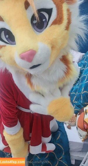thatyellowkitty photo #0076