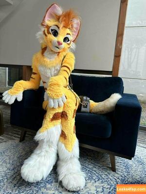 thatyellowkitty photo #0108