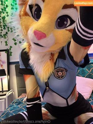 thatyellowkitty photo #0129