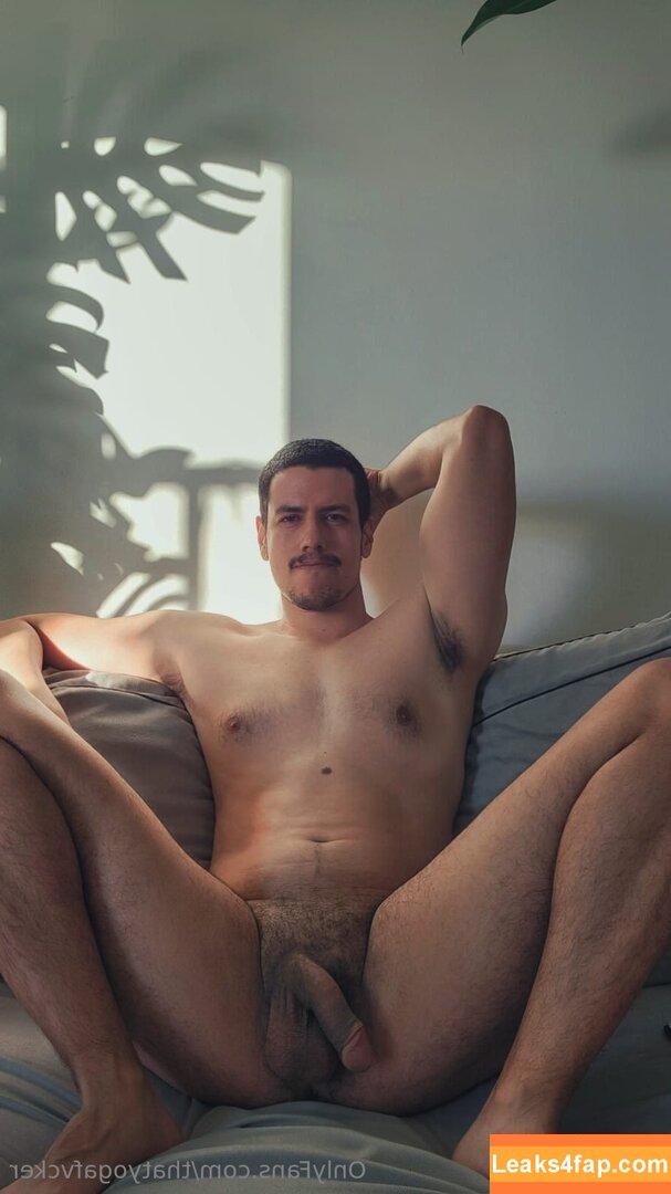 thatyogafvcker /  leaked photo photo #0134