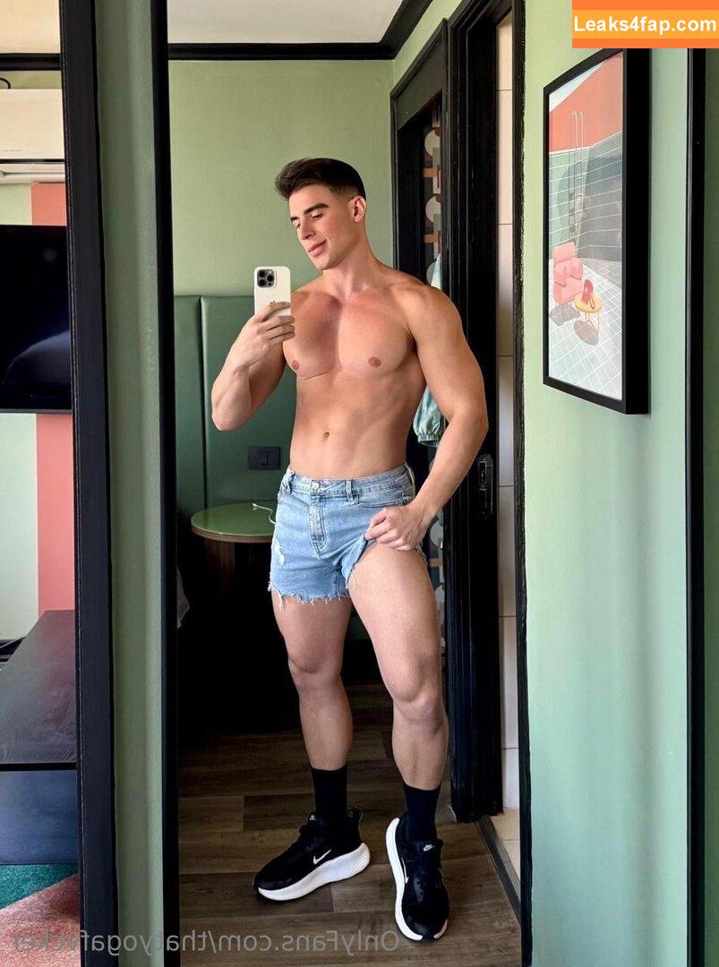 thatyogafvcker /  leaked photo photo #0142