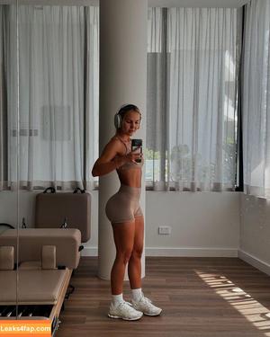 The Definitive 'Petite With An Ass' Megathread photo #0019