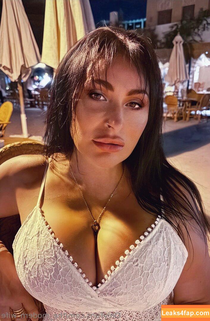 the_modern_wife / amodernwife leaked photo photo #0002