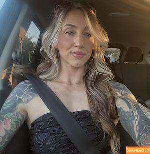 The.renaissance.woman_ photo #0016