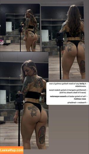 The.renaissance.woman_ photo #0042