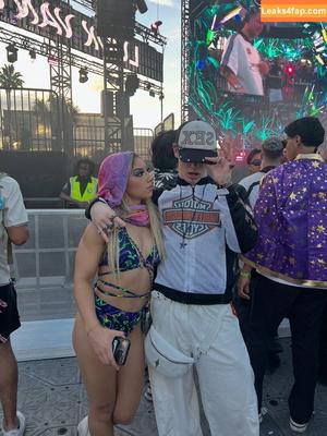 Thea Hail photo #0312