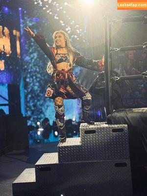 Thea Hail photo #0344