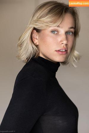 Thea Sofie photo #0009