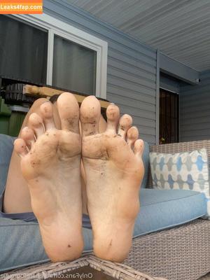 thebarefootcutie photo #0030