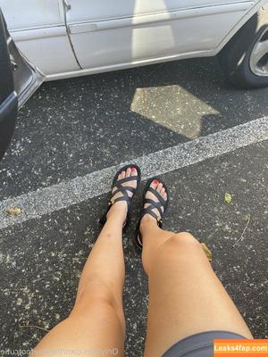 thebarefootcutie photo #0057