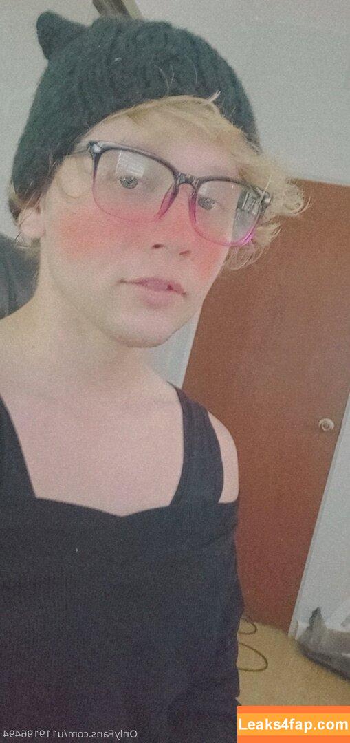 theclericyarrow /  leaked photo photo #0002