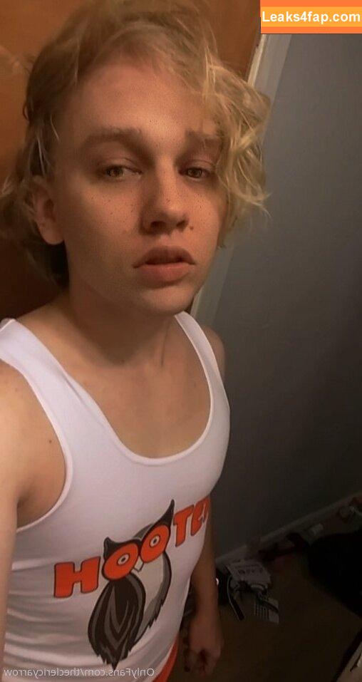 theclericyarrow /  leaked photo photo #0016