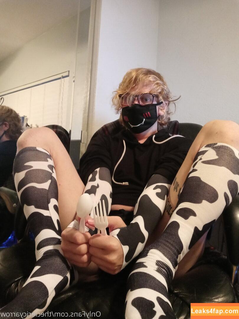 theclericyarrow /  leaked photo photo #0025